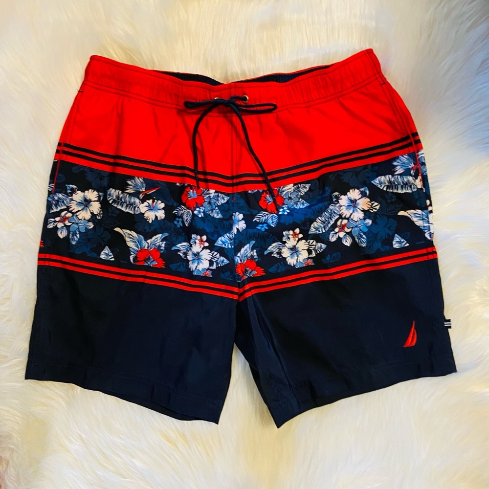 NAUTICA MEN’S DESIGNER BATHING SUIT IN GREAT CONDITION. FRONT SIDE POCKETS. - Picture 10 of 10